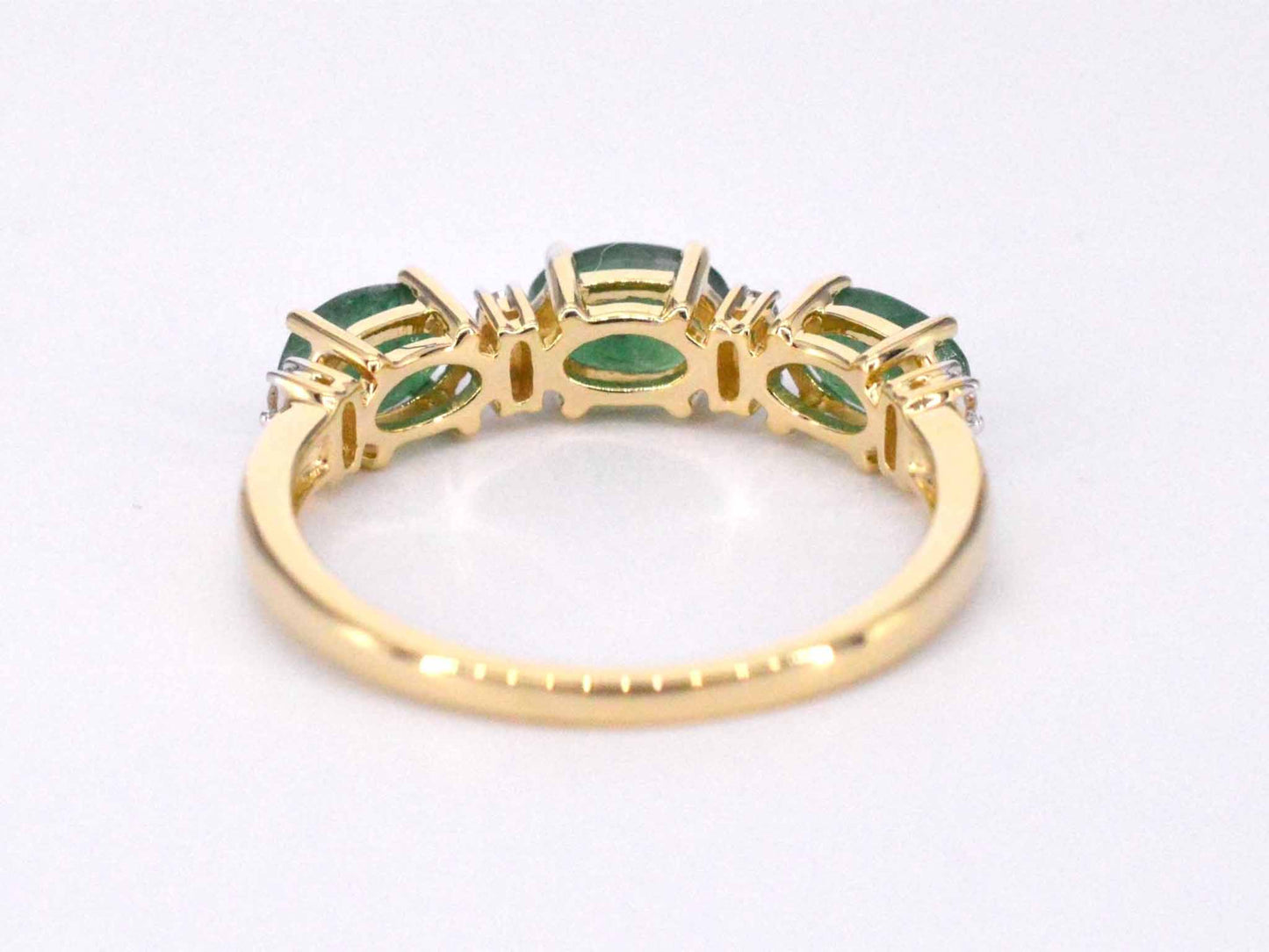 Gouden ring met diamanten en smaragd