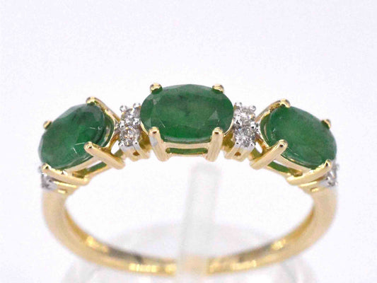Gouden ring met diamanten en smaragd