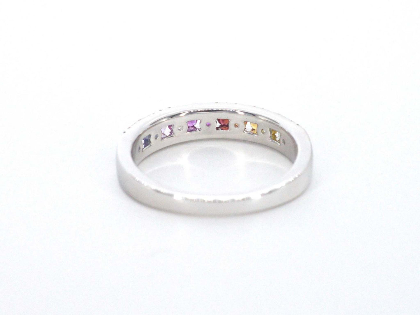 Witgouden ring met diamanten en multicolor saffieren