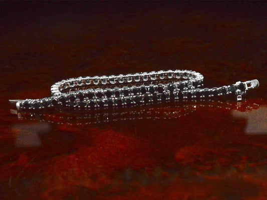 Witgouden armband met 7.00 carat zwarte Briljant geslepen diamanten