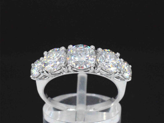 Witgouden ring met 2.90 carat briljanten