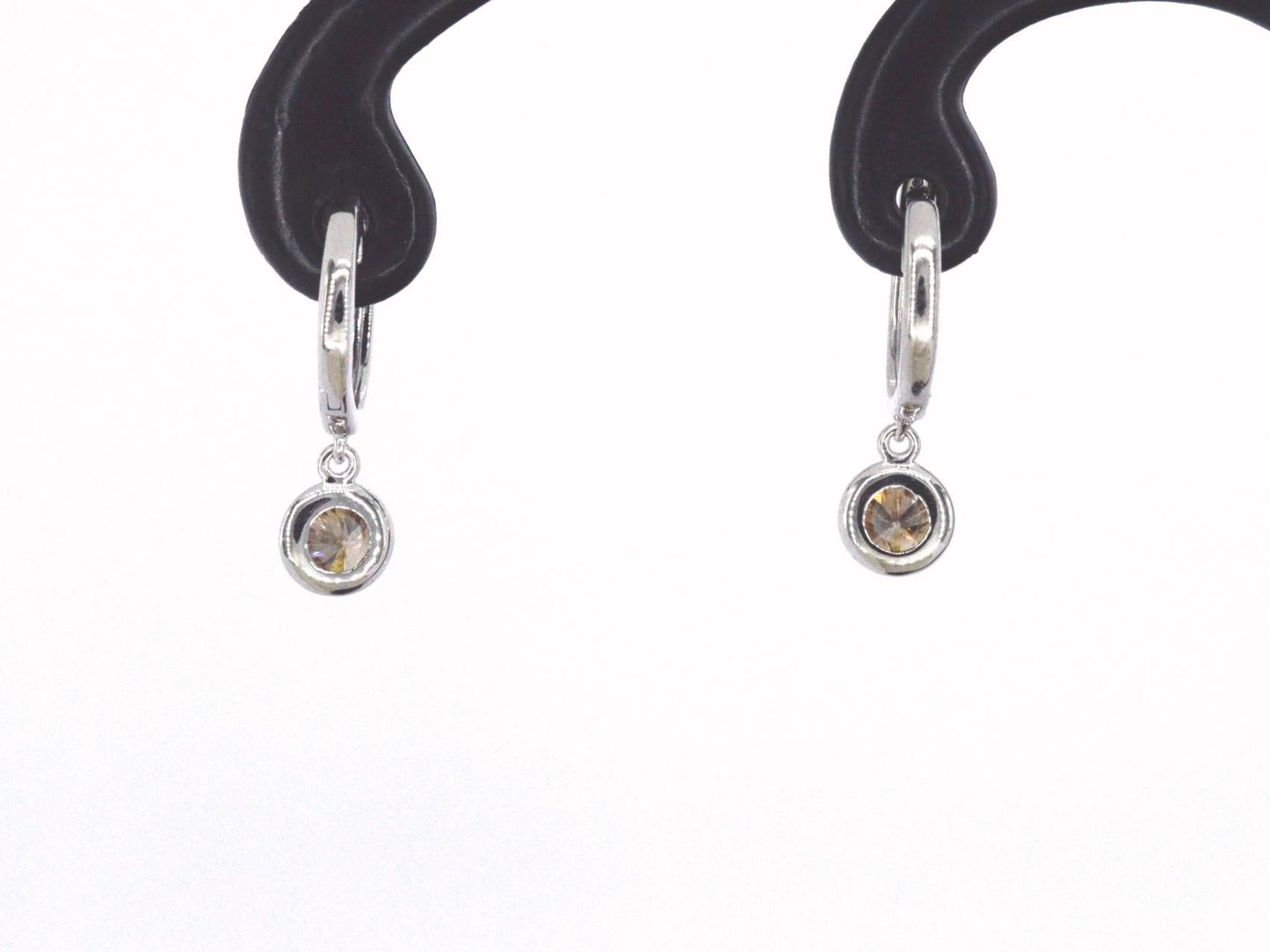 Witgouden oorbellen met natuurlijke diamanten 2721-2