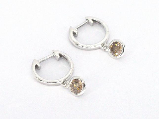 Witgouden oorbellen met natuurlijke diamanten 2721-4