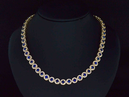 Gouden collier volledig met witte diamanten en saffieren 17.00 carat