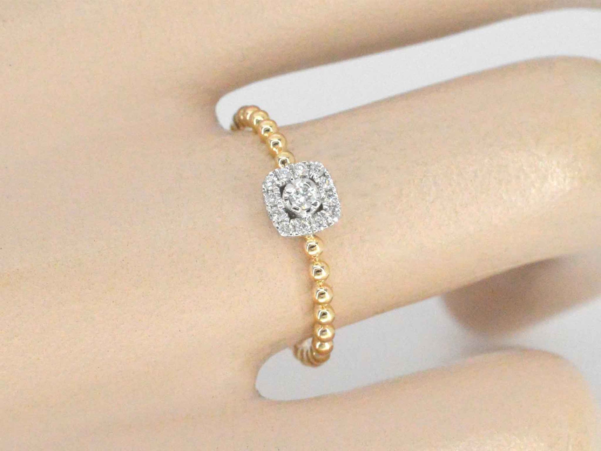 Gouden ring met natuurlijke geslepen briljant diamanten