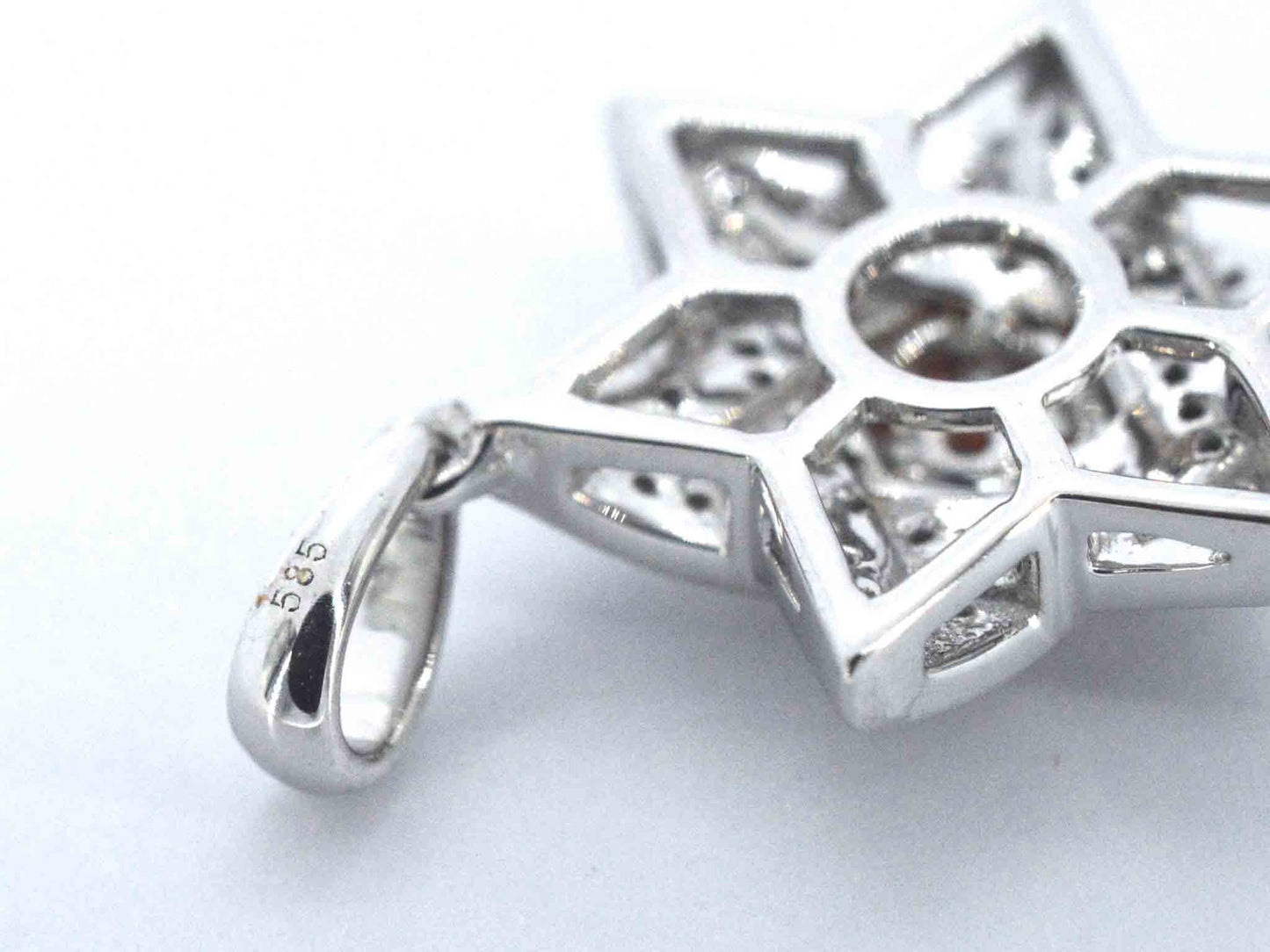 Davidster hanger met natuurlijke roze en witte diamanten van hoge kwaliteit