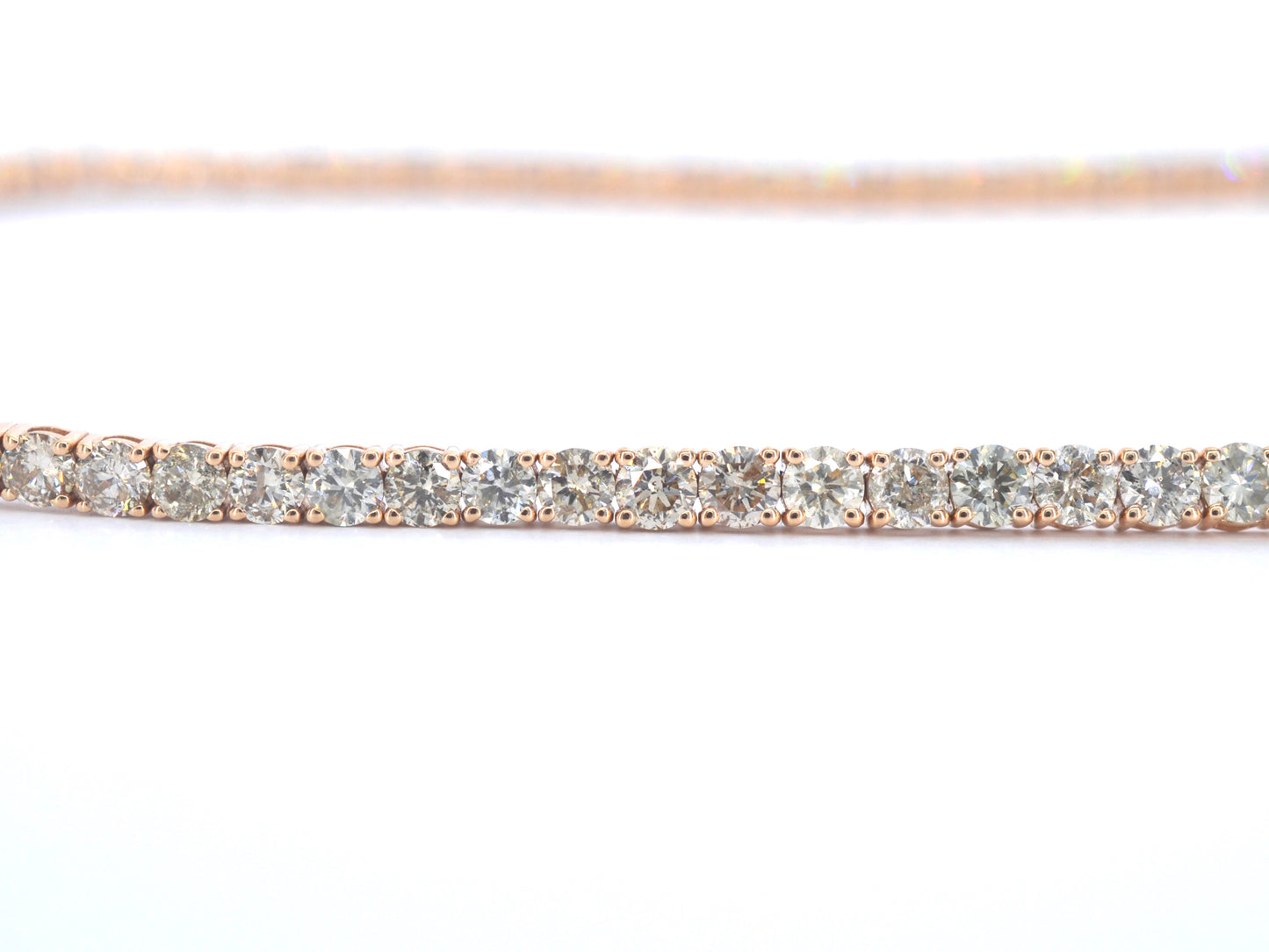 Gouden collier met briljant geslepen diamanten