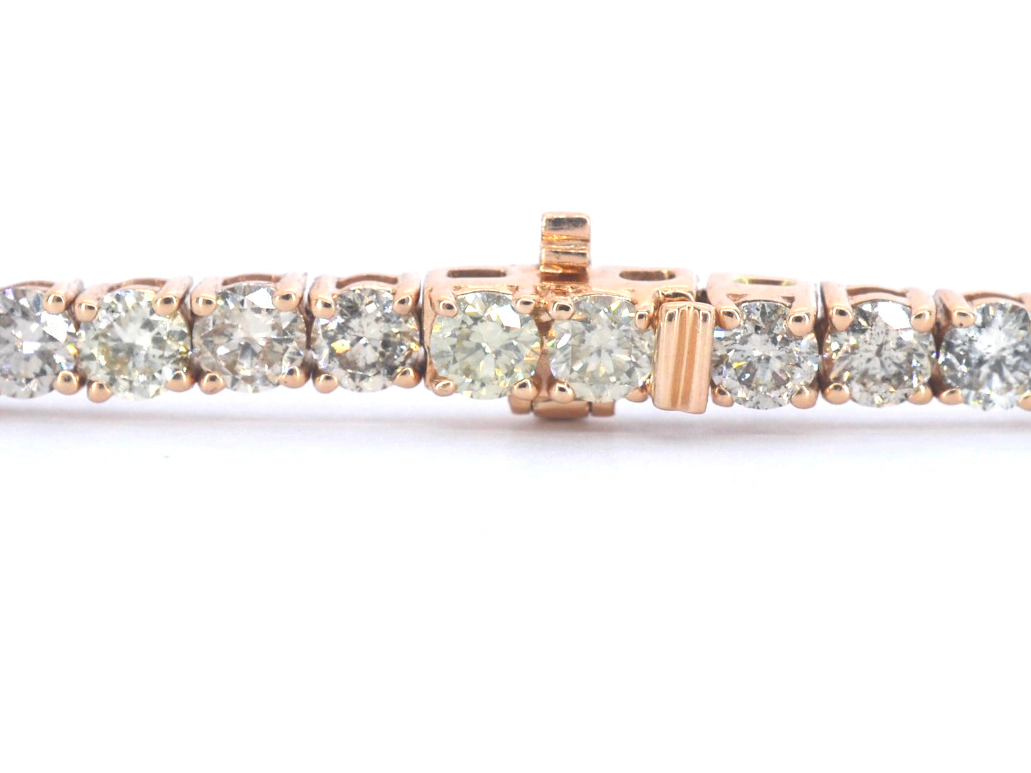 Gouden collier met briljant geslepen diamanten