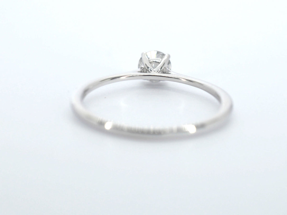 Witgouden ring solitair met natuurlijke briljant geslepen diamanten