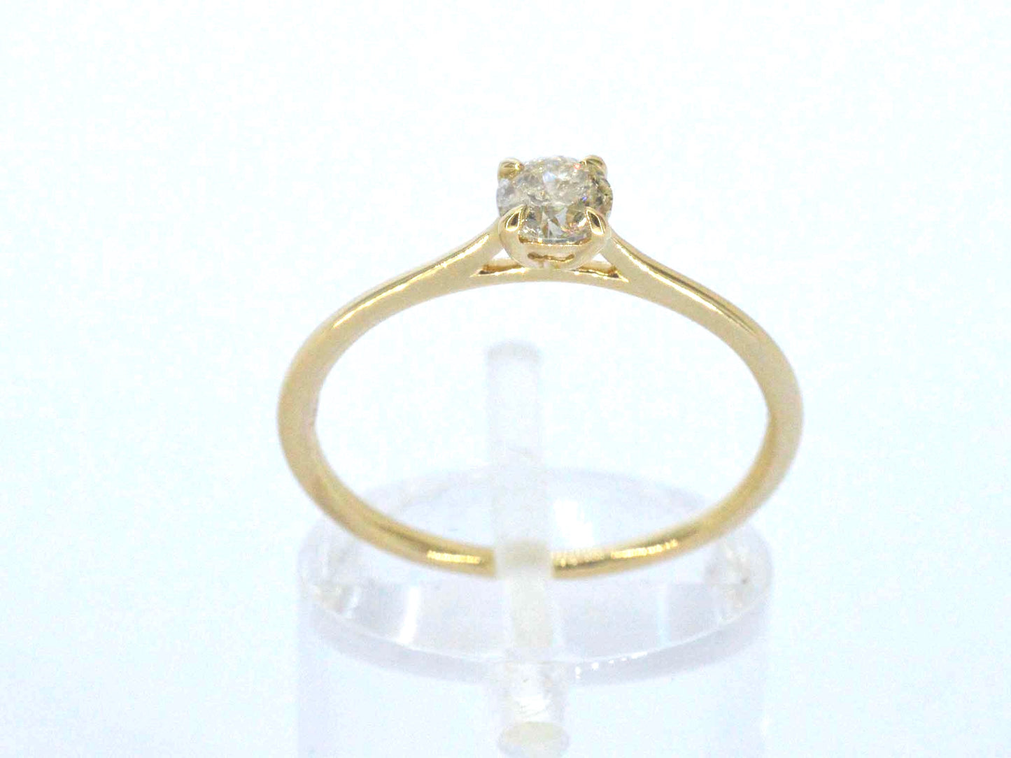 Gouden ring solitair met natuurlijke briljant geslepen diamanten