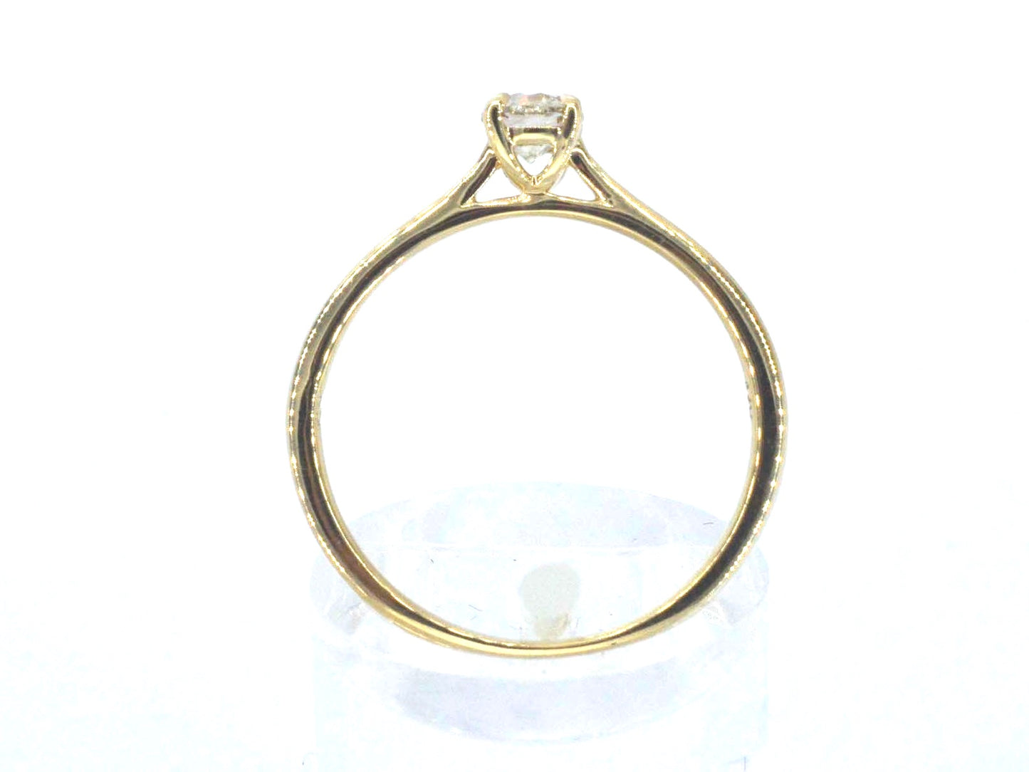 Gouden ring solitair met natuurlijke briljant geslepen diamanten
