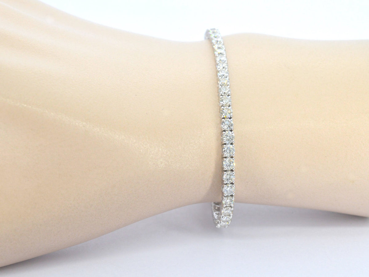 Witgouden tennisarmband met natuurlijke diamanten