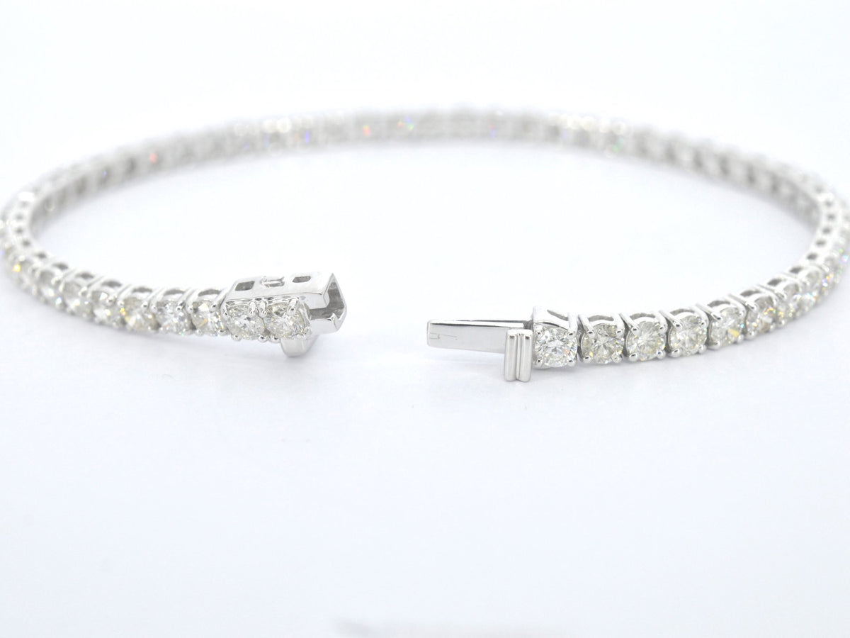 Witgouden tennisarmband met natuurlijke diamanten