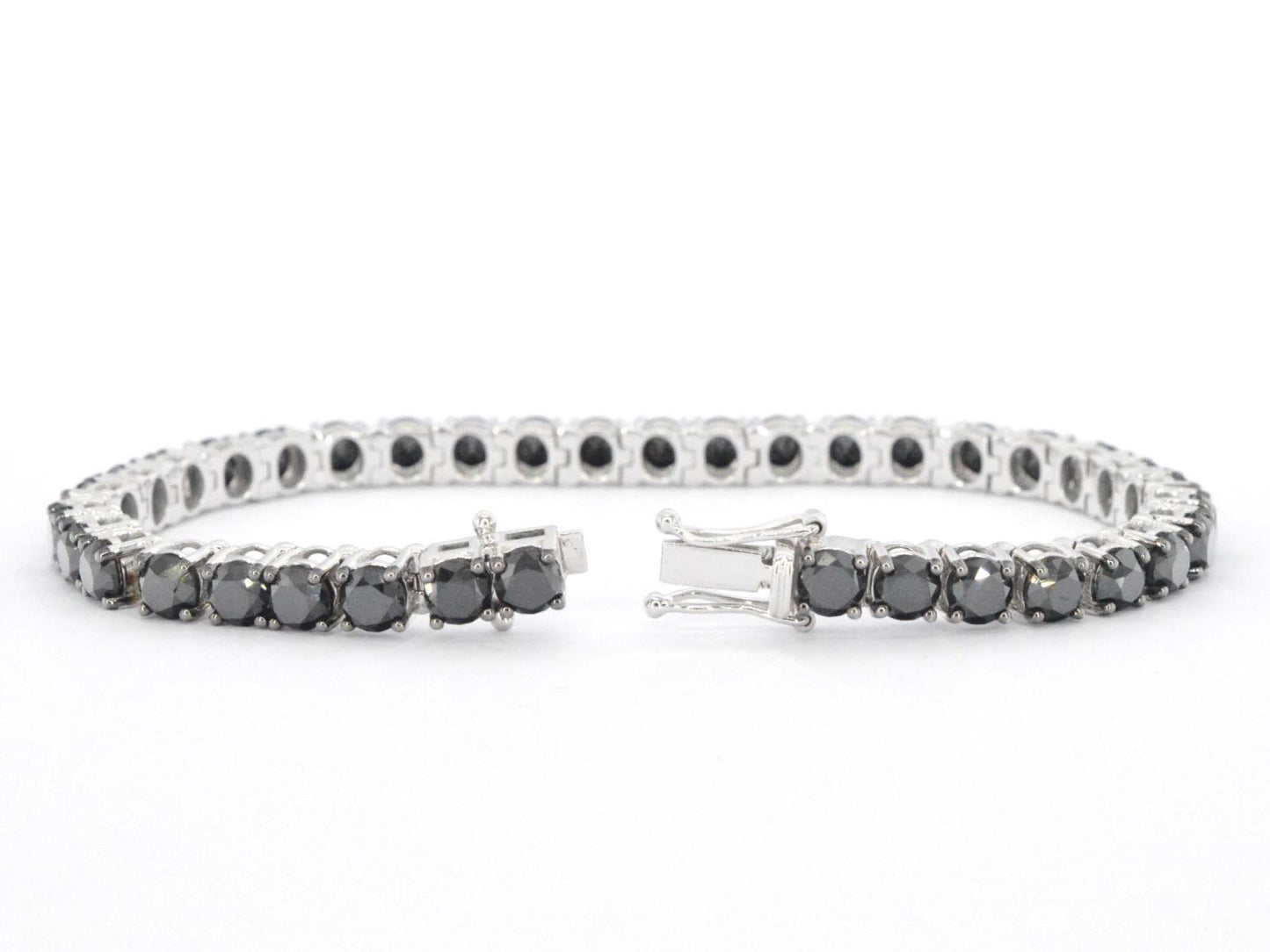 Witgouden armband met zwarte diamanten 21.00 carat