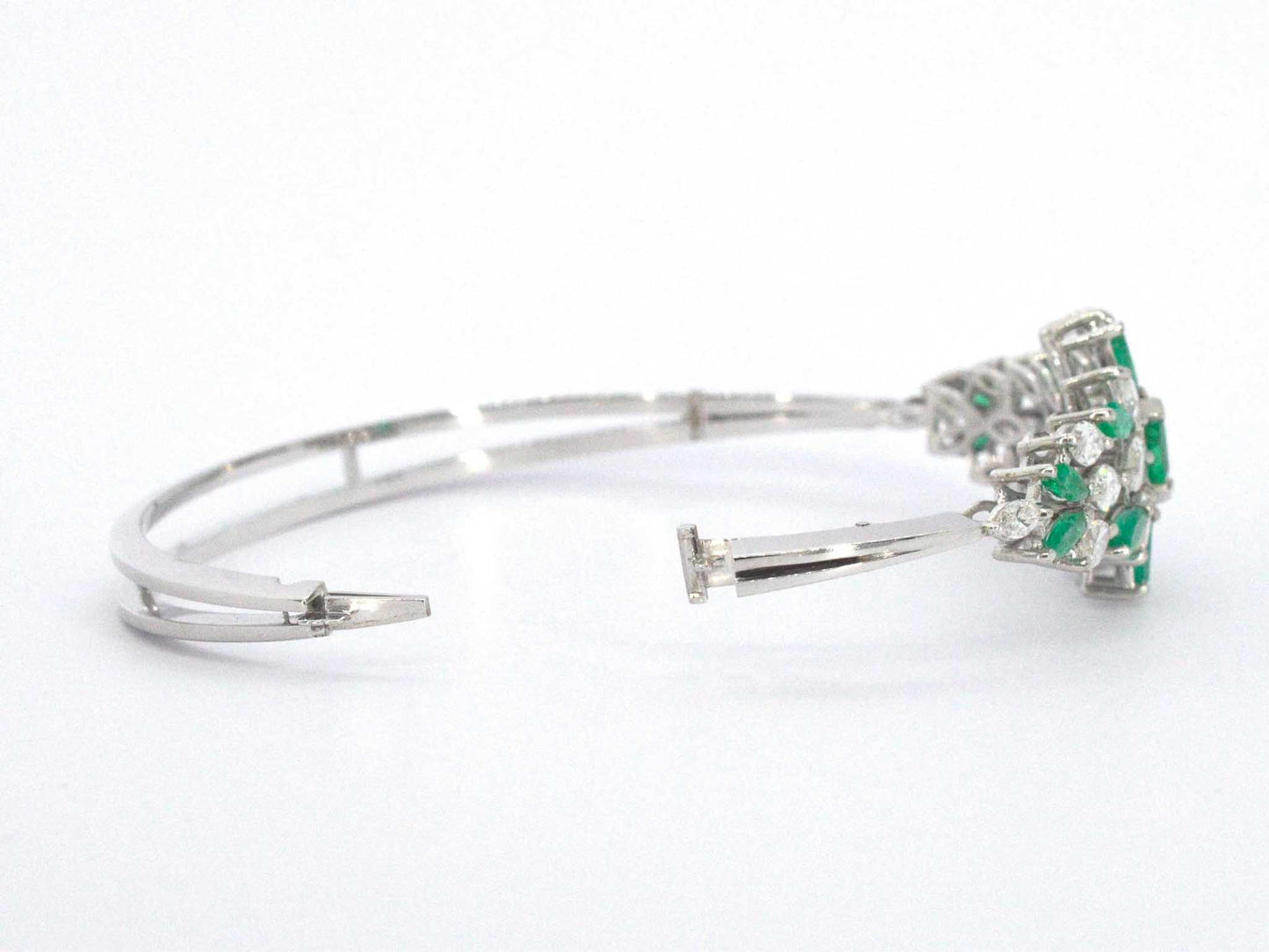 Armband met hoge kwaliteit smaragden en marquise geslepen diamanten van hoge kwaliteit