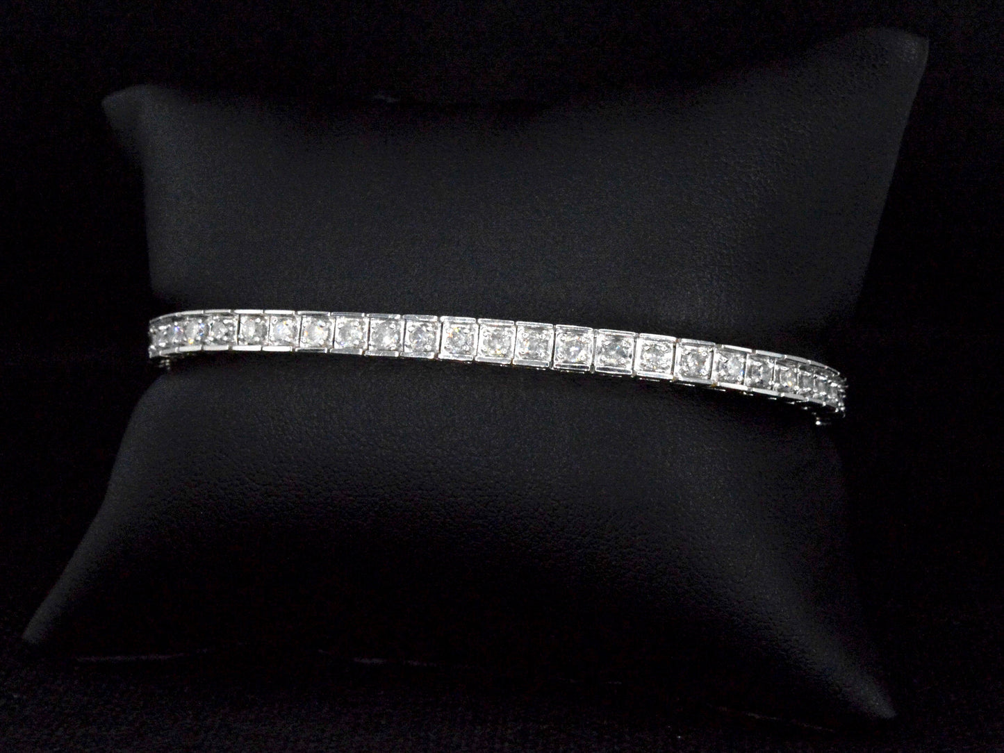 Gouden tennisarmband met 53 natuurlijke diamanten