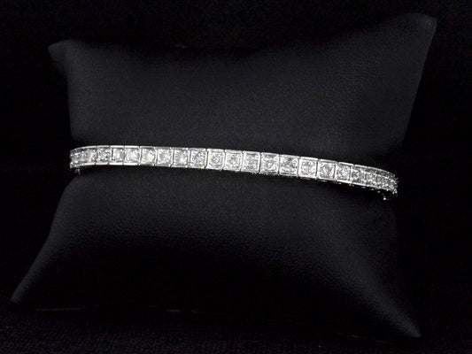 Gouden tennisarmband met 53 natuurlijke diamanten