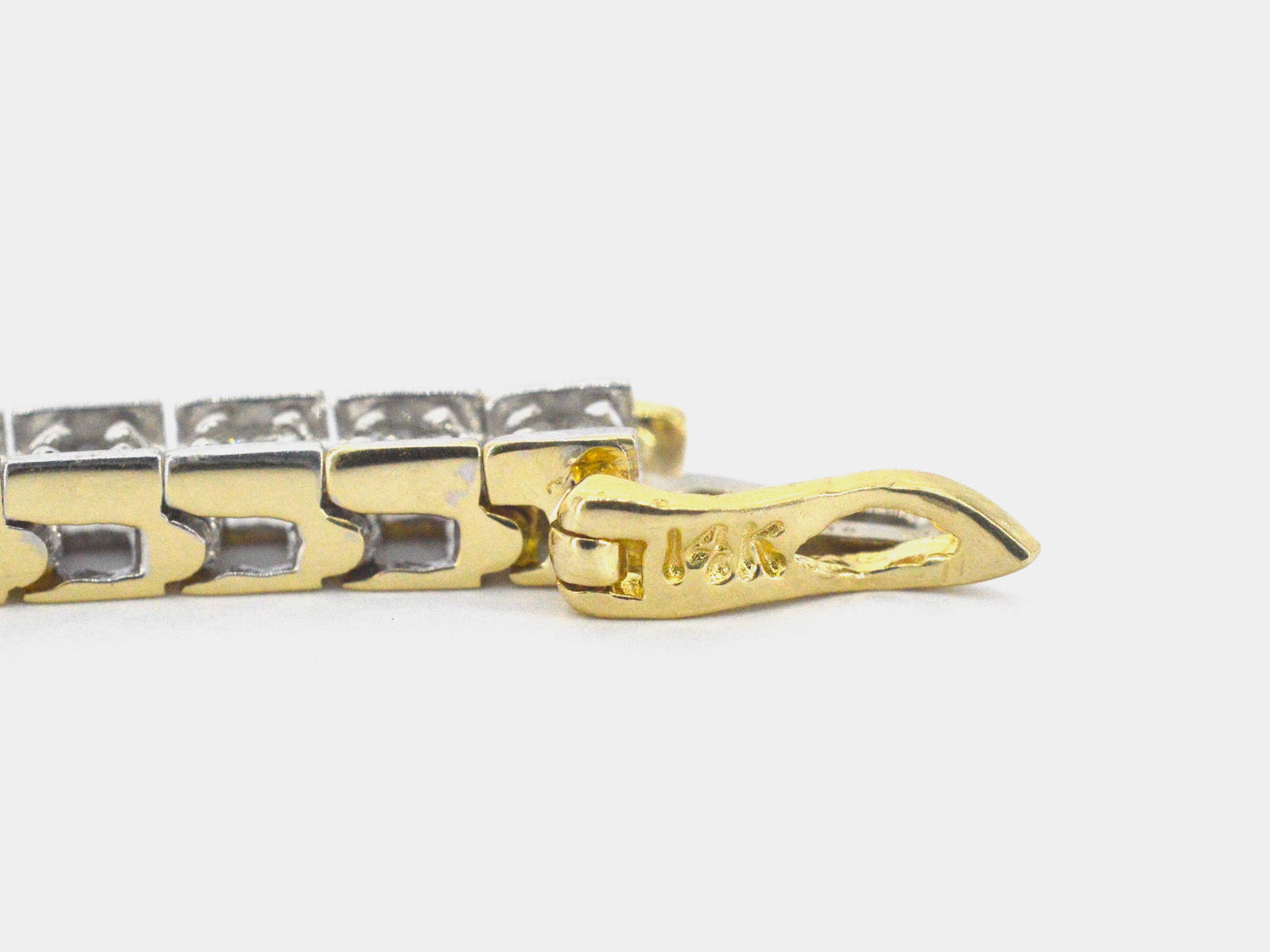 Gouden tennisarmband met 53 natuurlijke diamanten