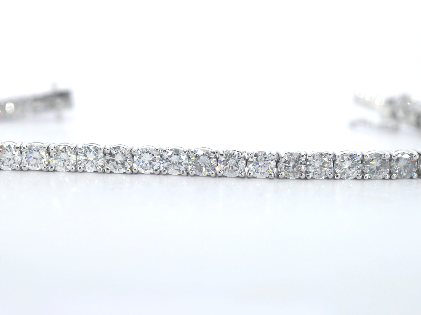 Platina armband met natuurlijke briljant geslepen diamanten