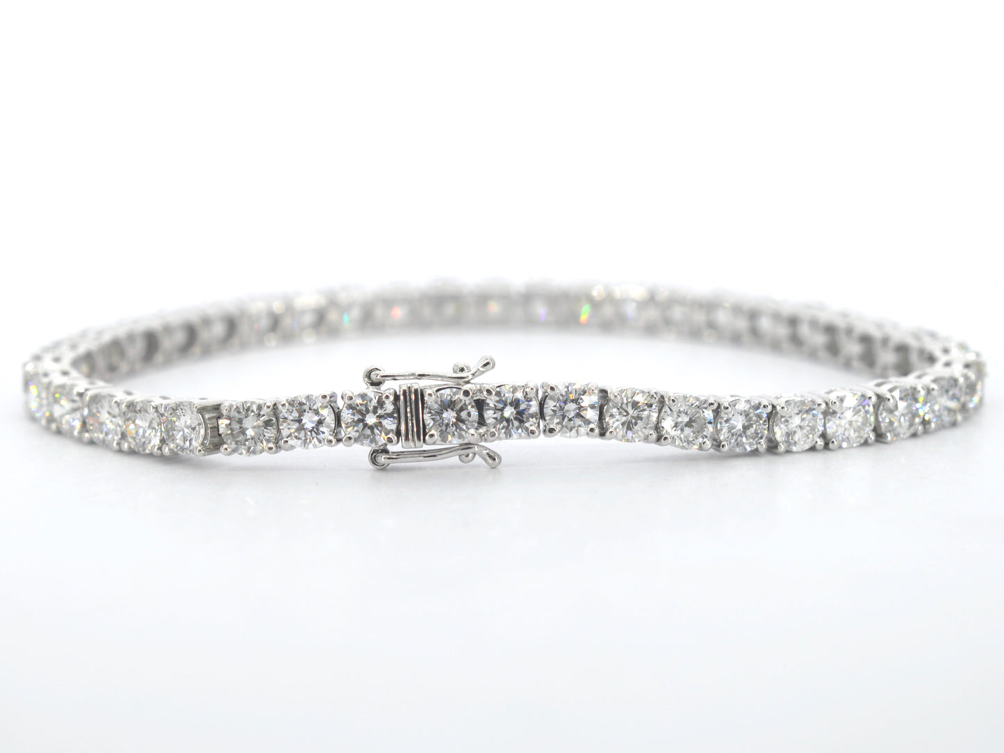 Platina armband met natuurlijke briljant geslepen diamanten