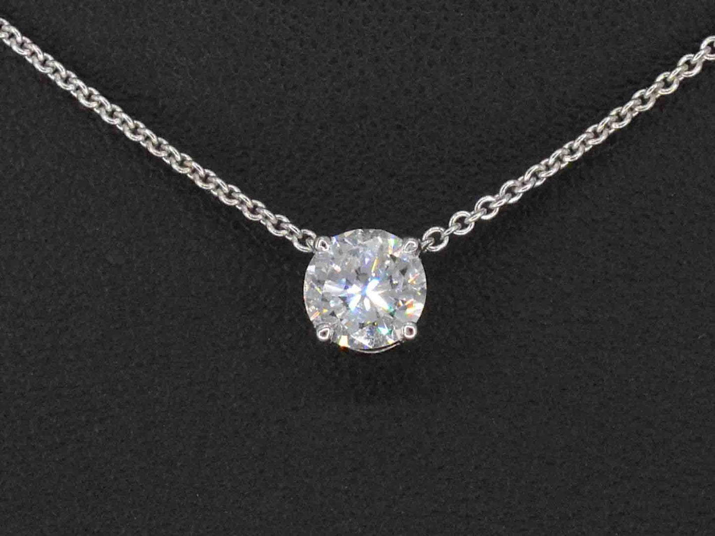 Witgouden collier met een diamant van 1.00 carat