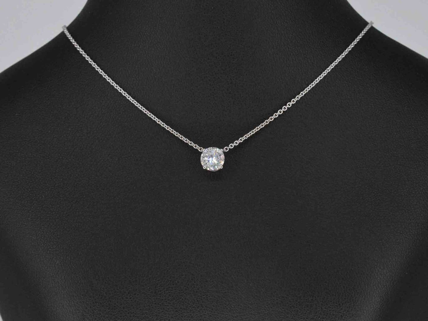 Witgouden collier met een diamant van 1.00 carat