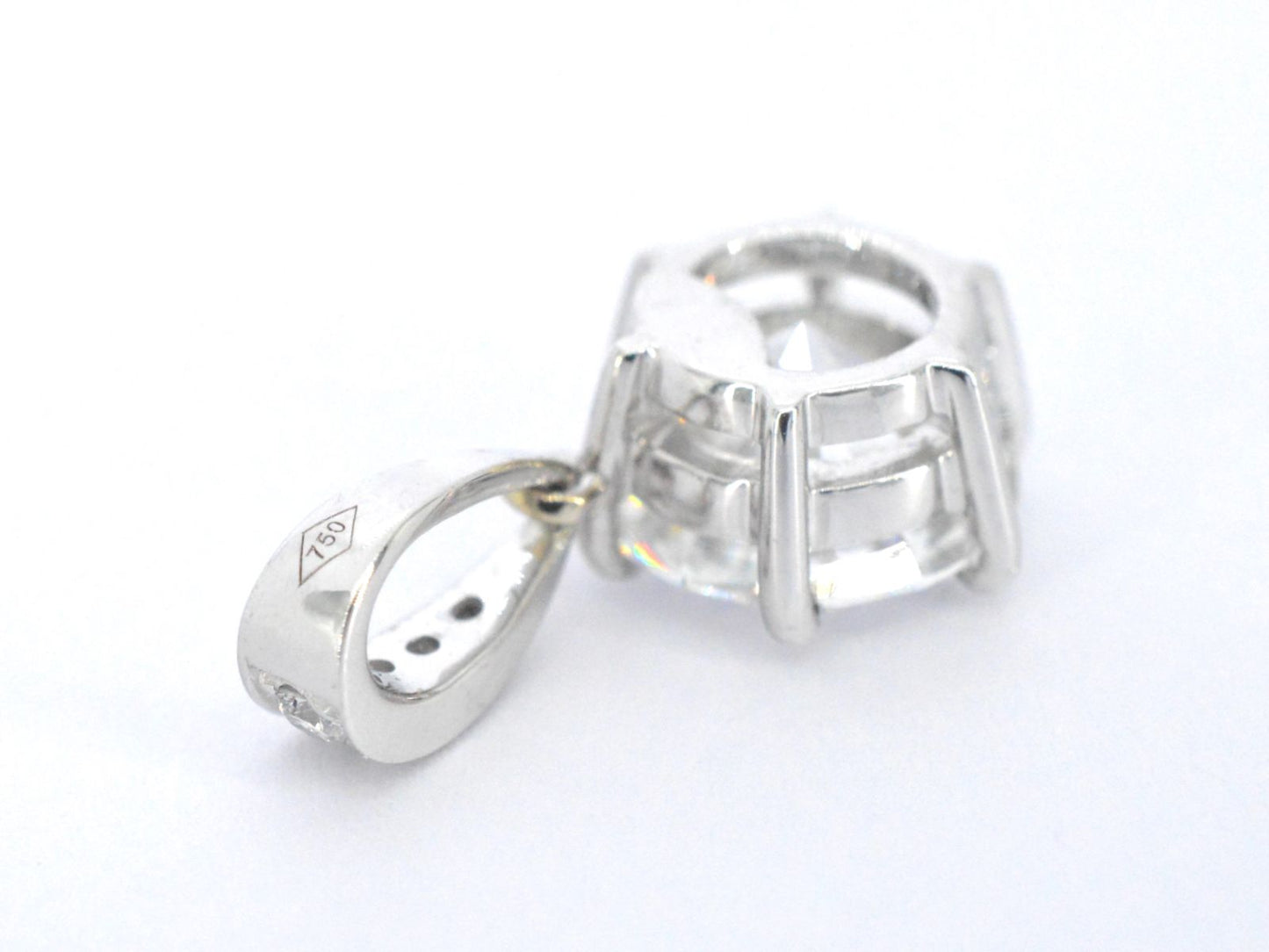 Witgouden solitair hanger met een diamant van 1.50 carat, Excl. ketting
