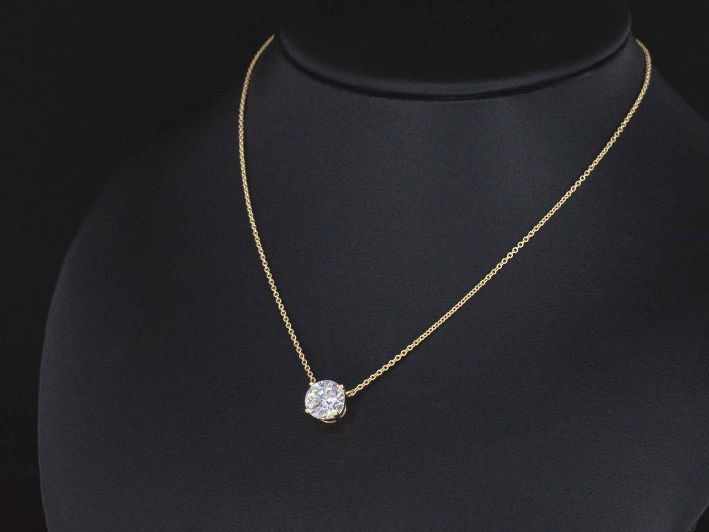 Gouden halsketting met een Briljant geslepen diamant van 1.00 carat