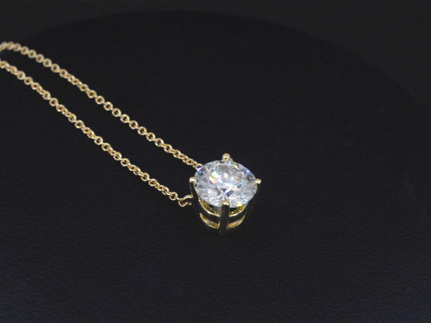Gouden halsketting met een Briljant geslepen diamant van 1.00 carat