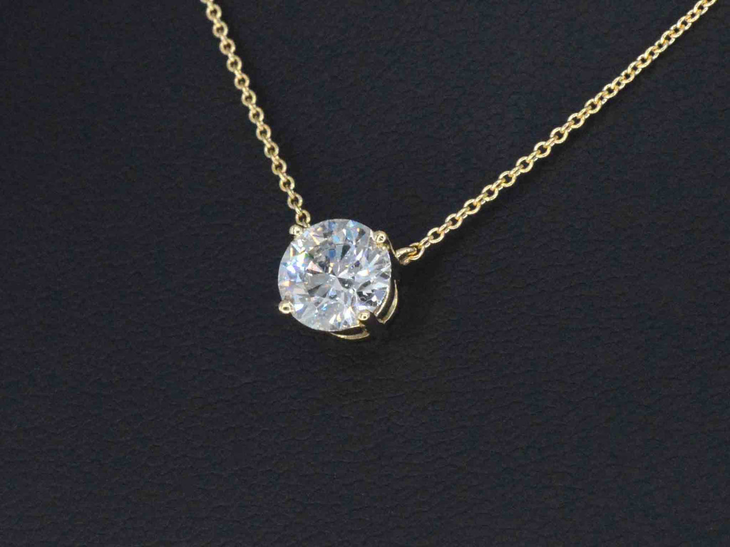 Gouden halsketting met een Briljant geslepen diamant van 1.00 carat