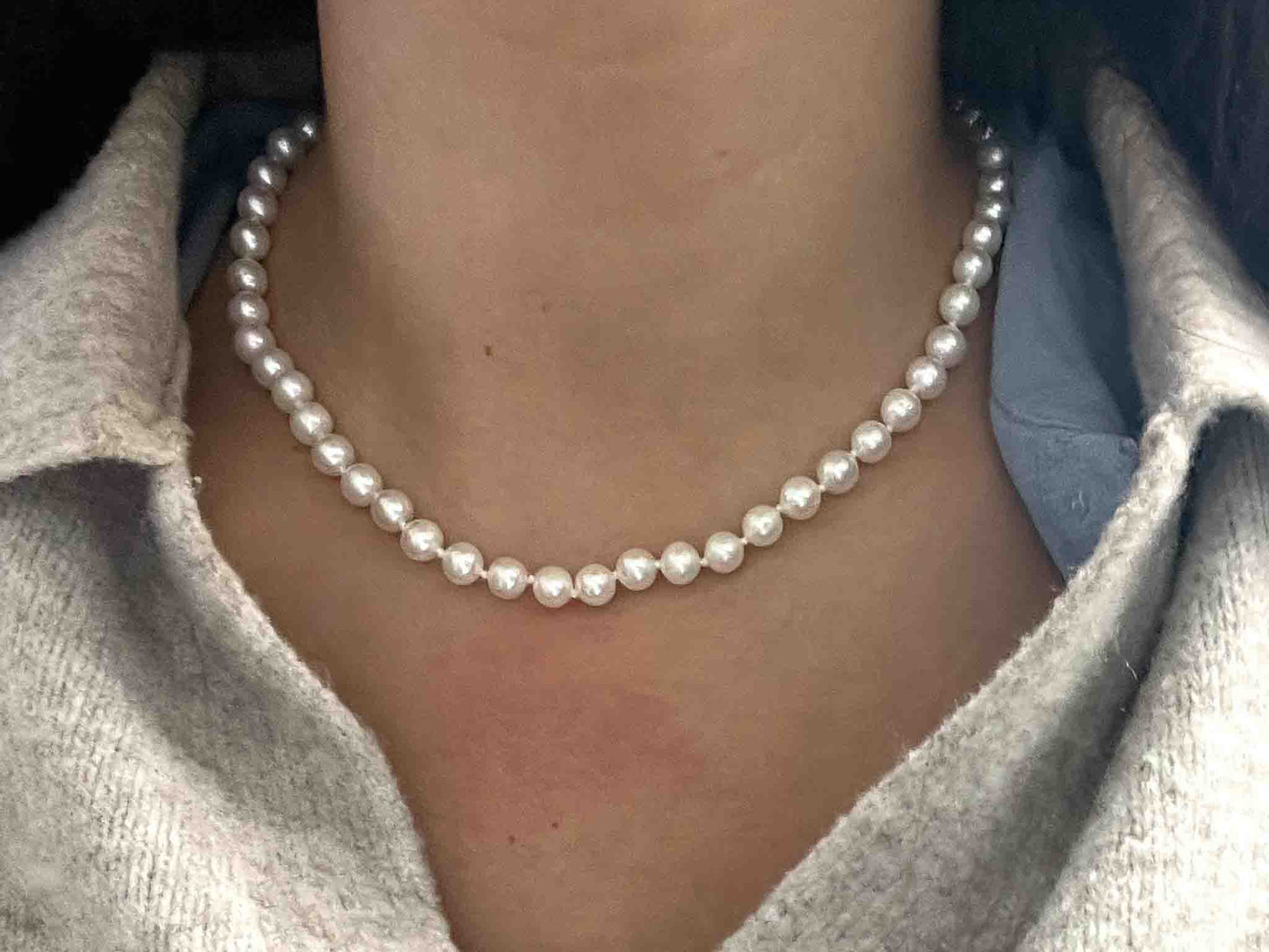 Parelsnoer met witgouden sluiting met diamant