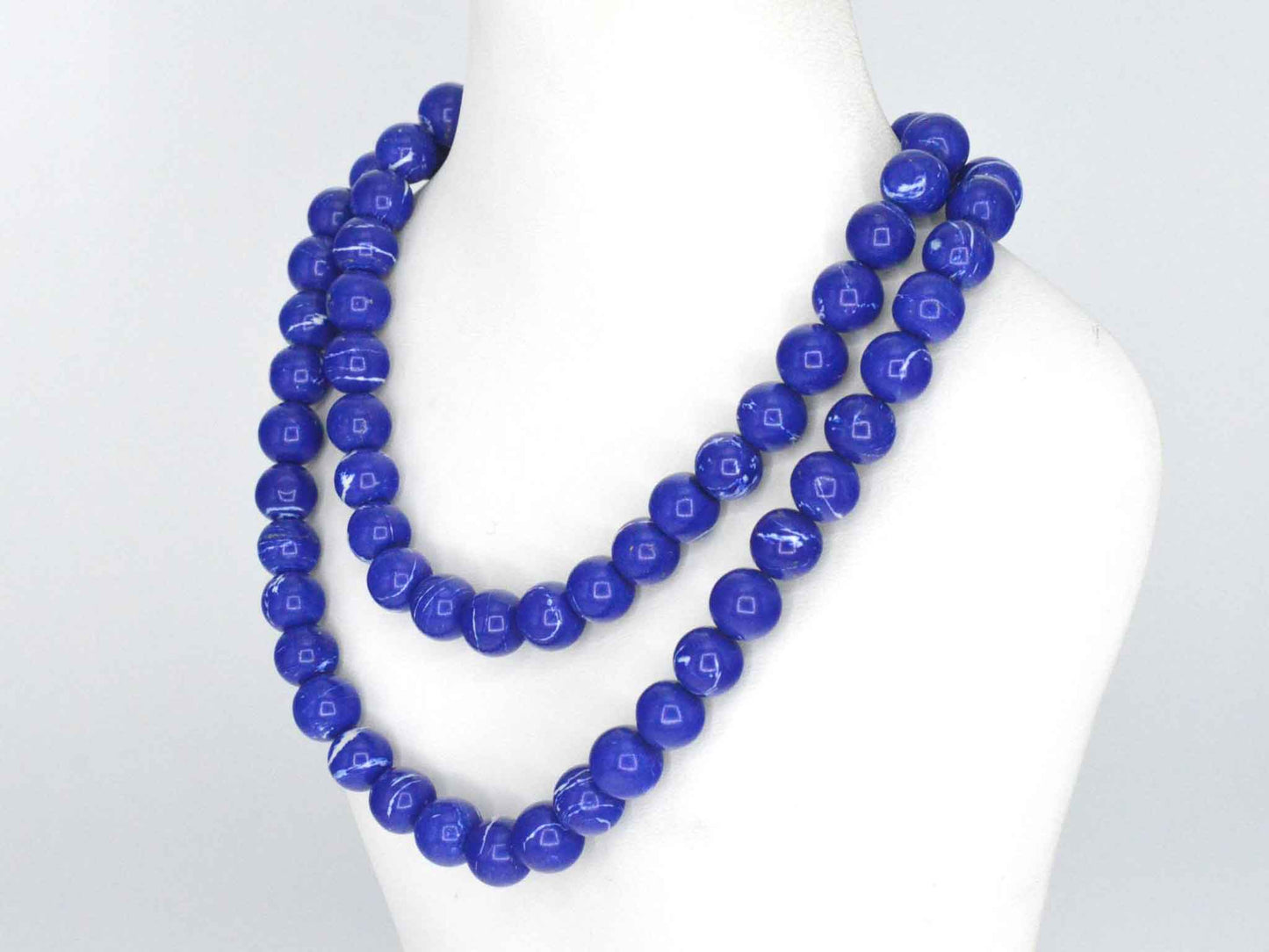 Ketting met lapis lazuli edelsteen en een diamanten sluiting