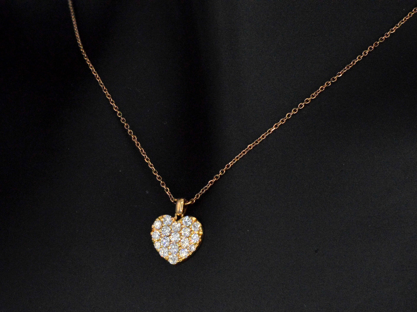 CRIVELLI - Rosegouden hart collier met hoge kwaliteit briljant geslepen diamanten