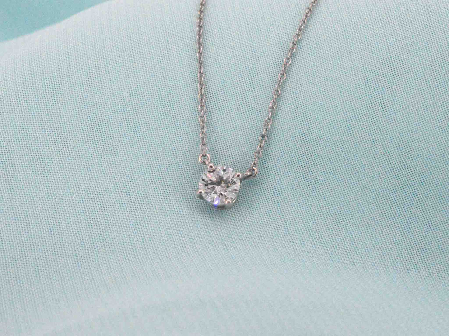 Tiffany & Co - Platina solitaire halscollier met een natuurlijke diamant 5194-5