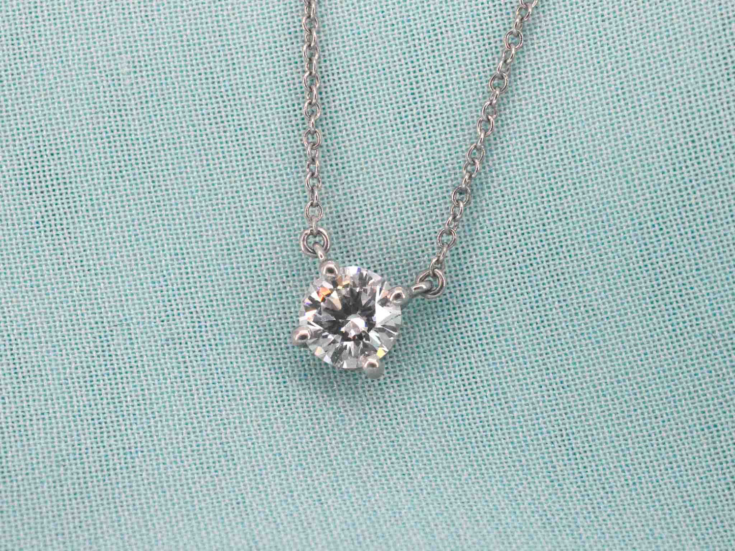 Tiffany & Co - Platina solitaire halscollier met een natuurlijke diamant 5194-6