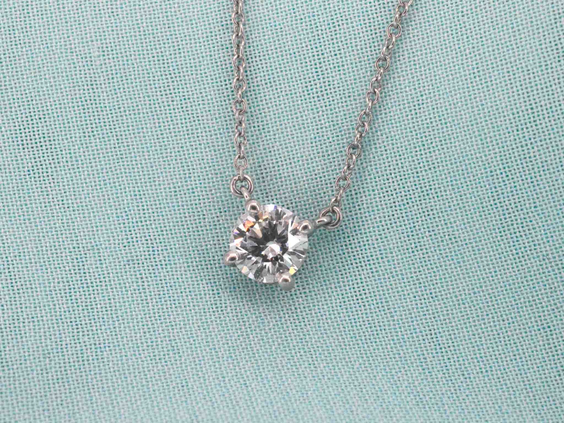 Tiffany & Co - Platina solitaire halscollier met een natuurlijke diamant 5194-6