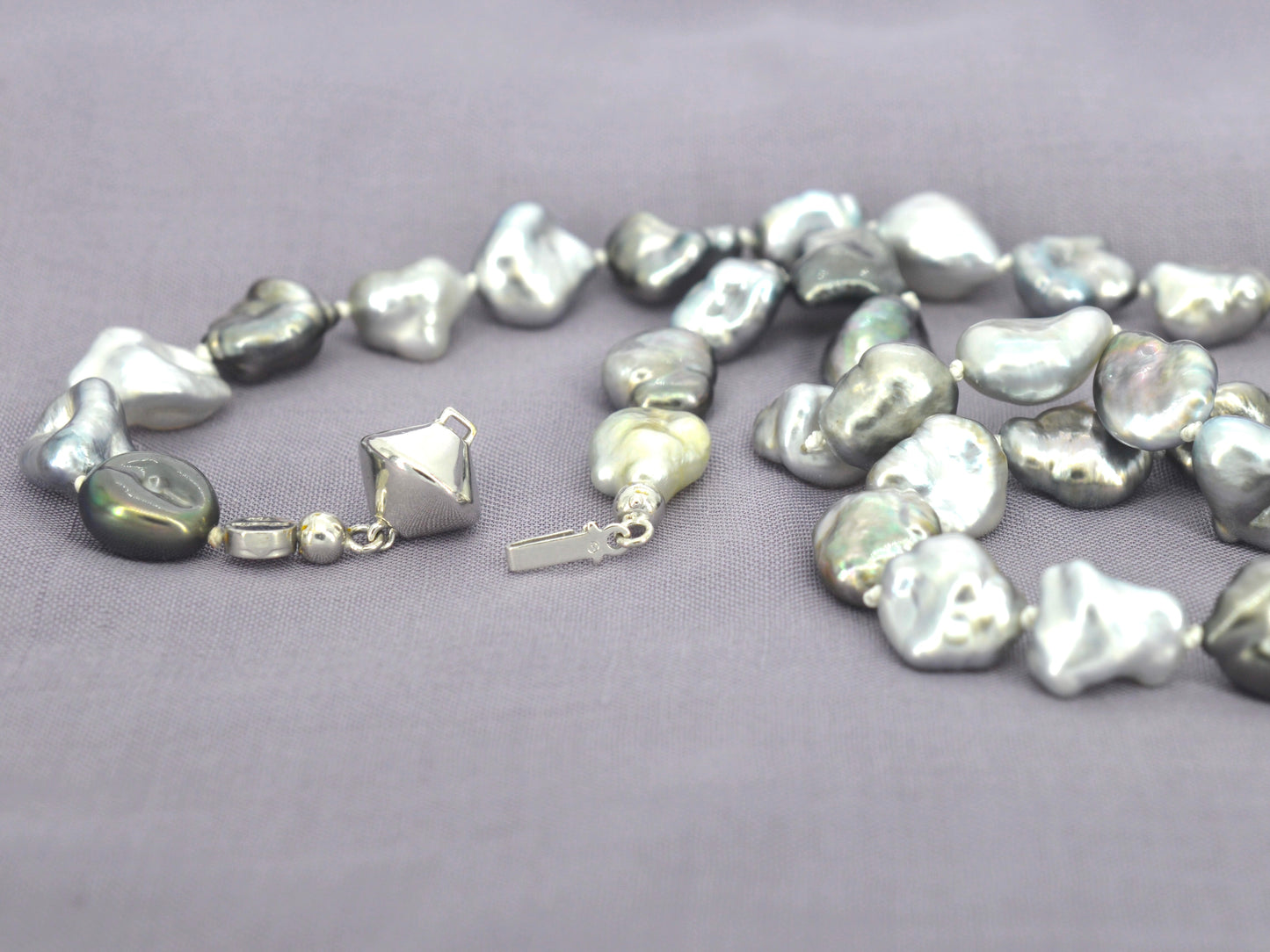 Schoeffel - Barok parel ketting met witgouden sluiting