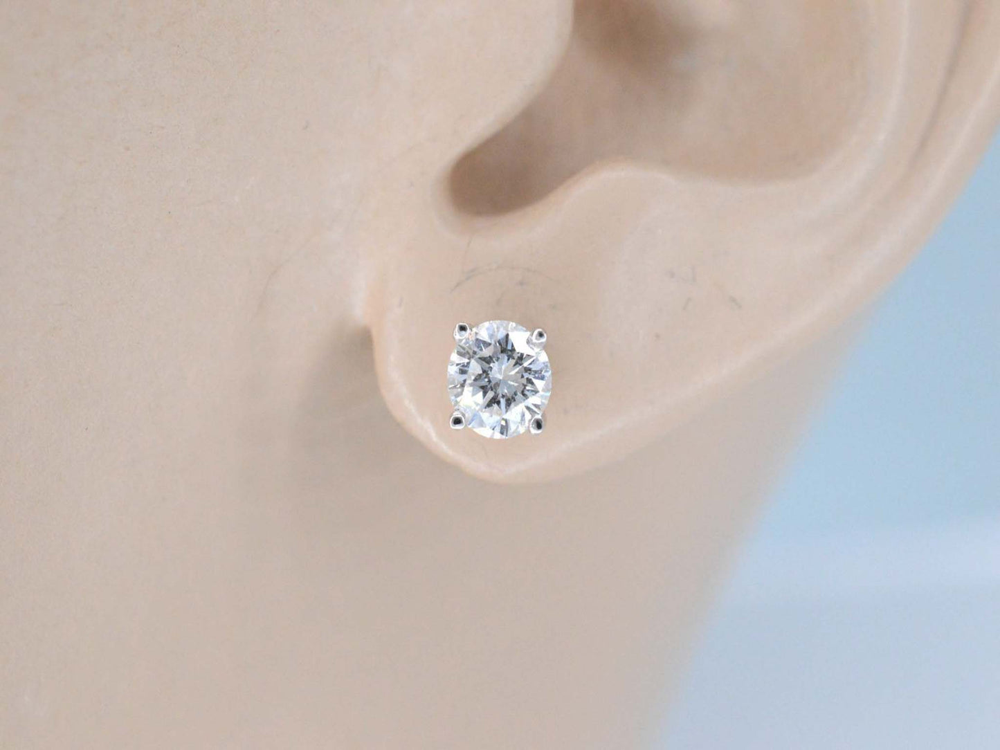 Witgouden oorbellen met diamant 0.50 carat