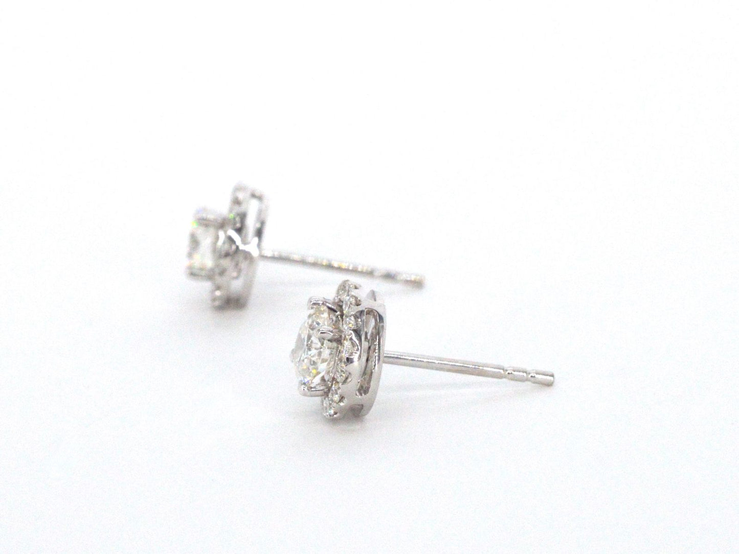 Witgouden oorbellen met briljant geslepen diamanten 1.00 carat