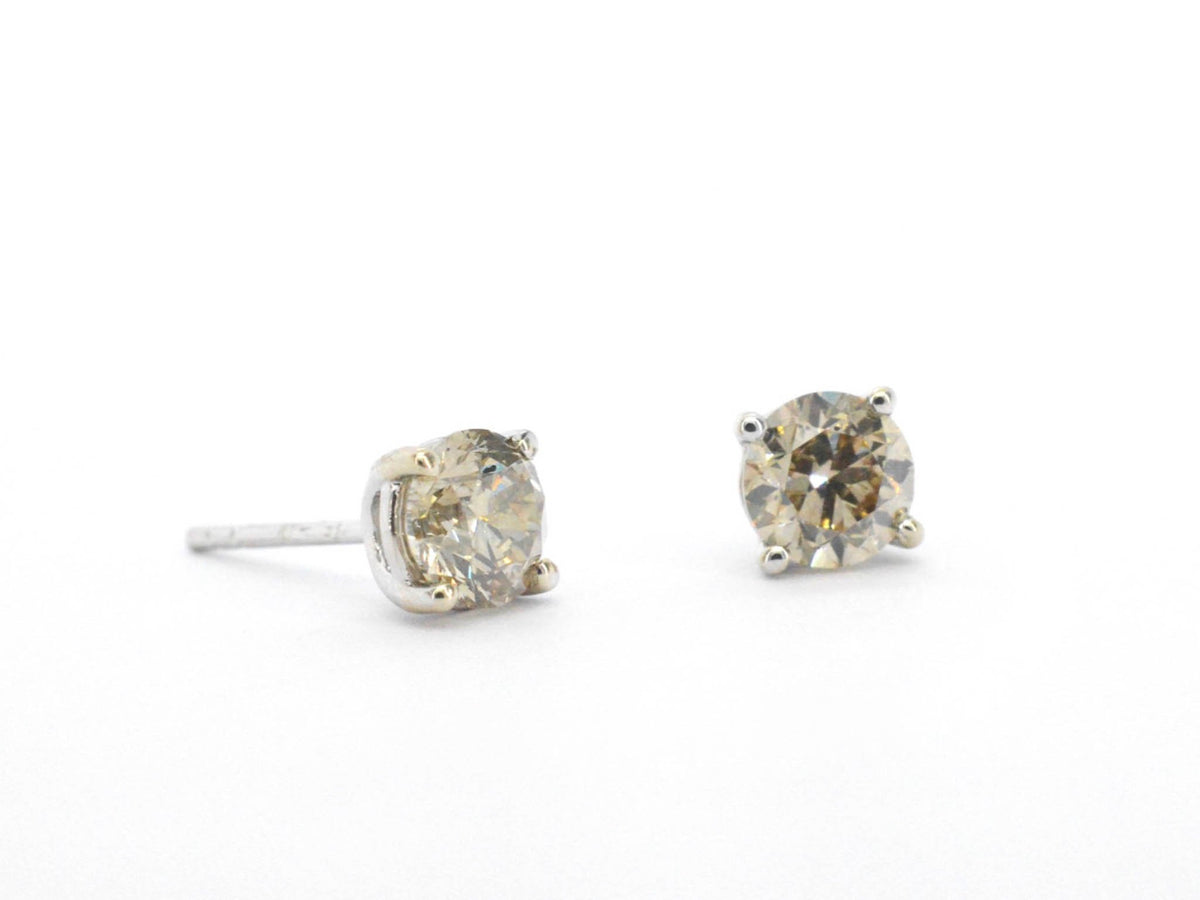 Witgouden solitair oorbellen met champagne diamant 3.00 carat
