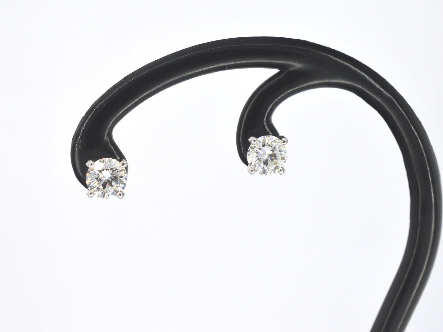 Solitaire oorbellen met natuurlijke diamanten 2.33 carat