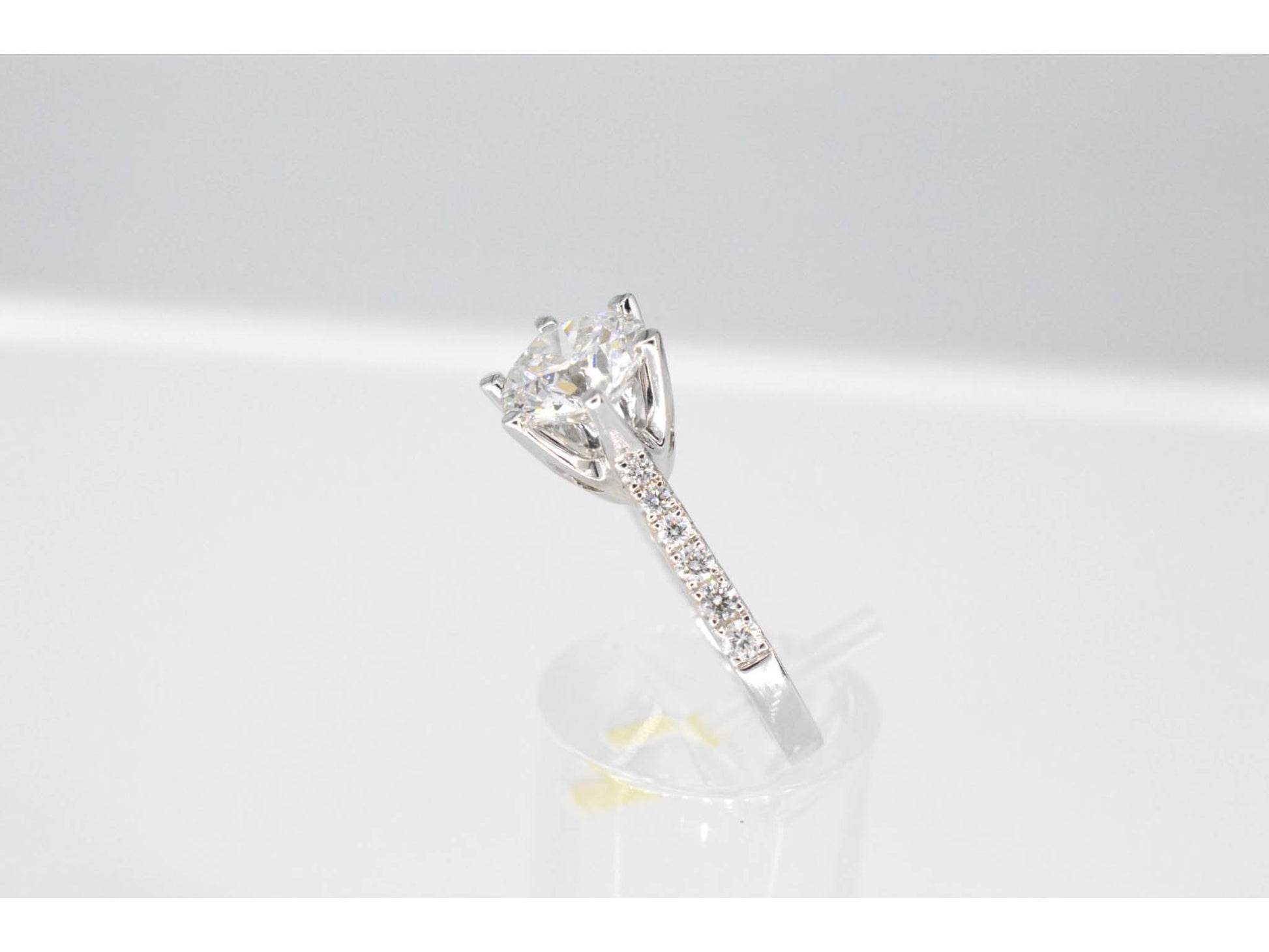 Witgouden ring met een diamant van 1.00 carat 7001-1