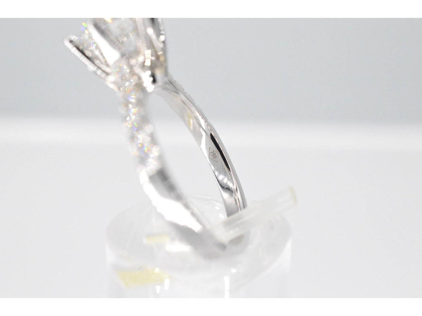 Witgouden ring met een diamant van 1.00 carat 7001-3