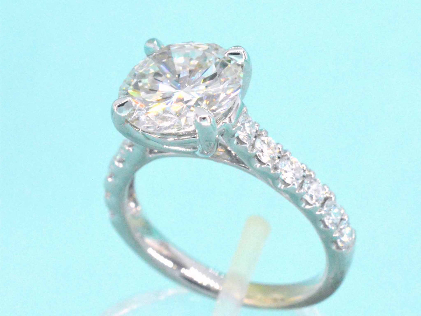 Gouden diamanten solitair ring met een grote diamant van 3.00 carat