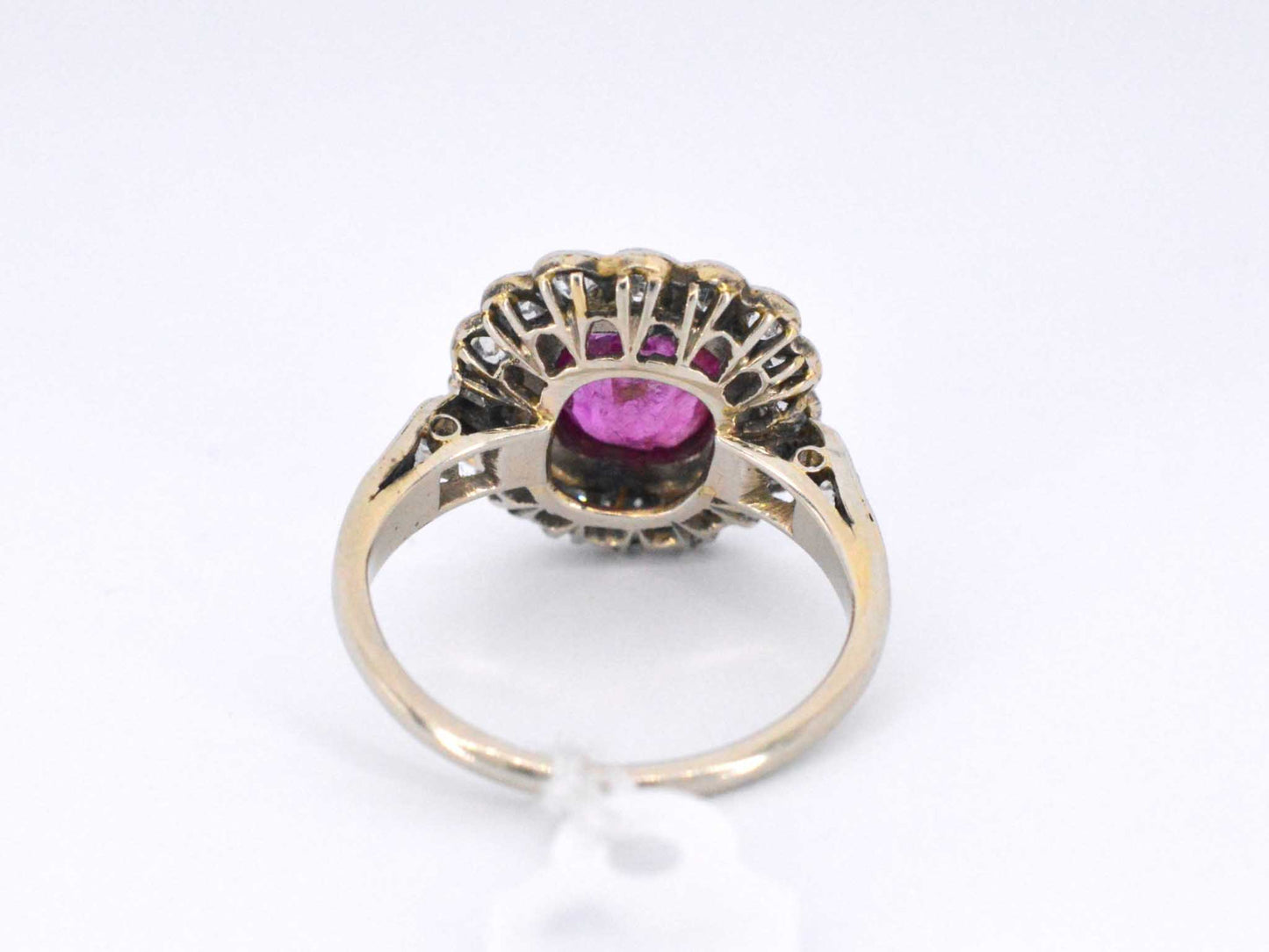 Art deco ring met diamanten en robijn