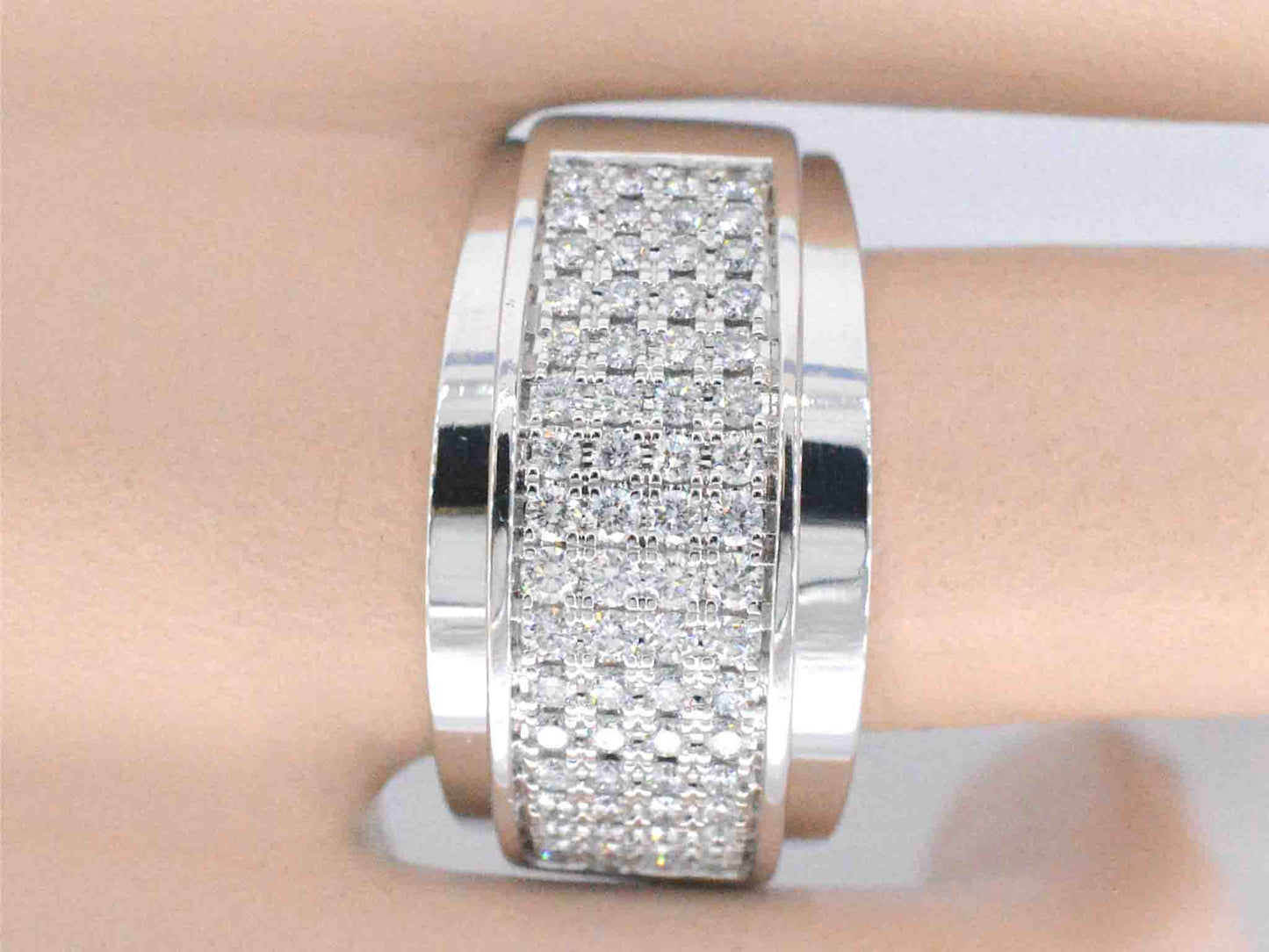 Witgouden ring met diamanten