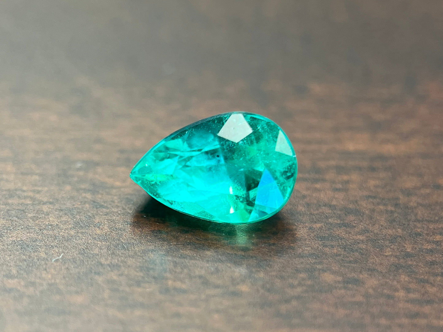 Smaragd - 1.38 carat natuurlijke Colombiaanse Muzo smaragd van zeer hoge kwaliteit