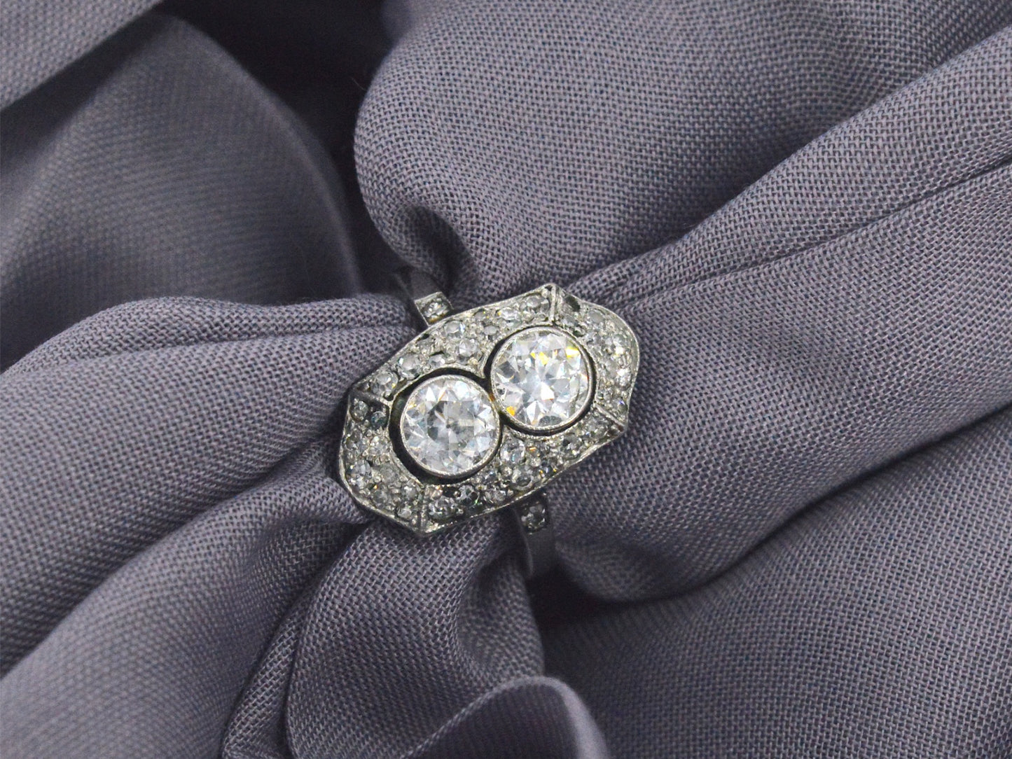 Art Deco platina ring met diamant
