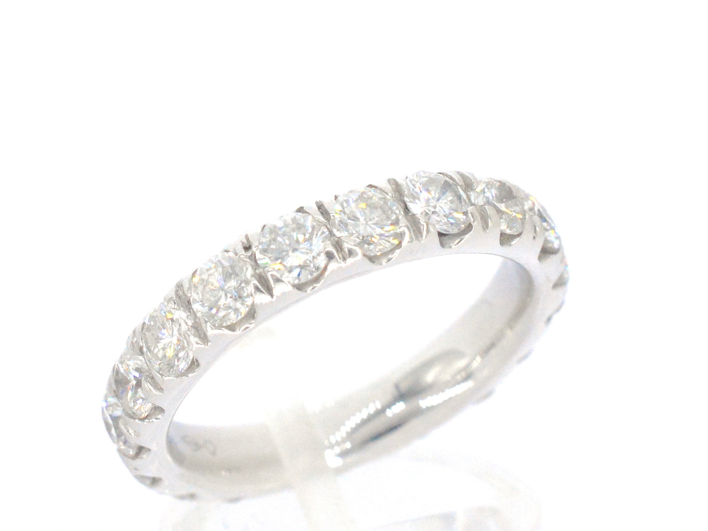 Witgouden alliance ring met diamanten