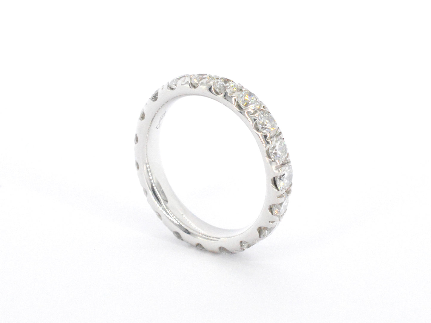 Witgouden alliance ring met diamanten